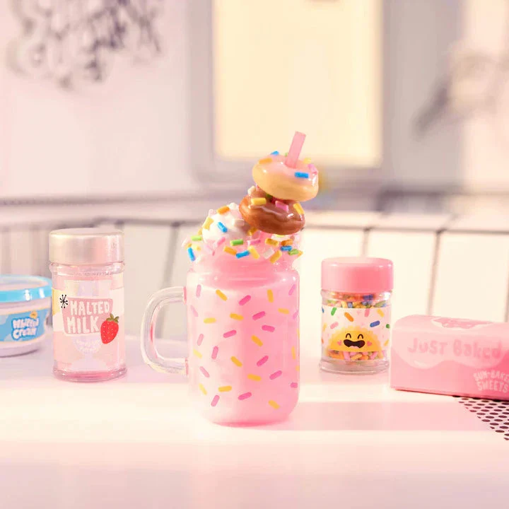 MGA's Miniverse Make It Mini Diner Series 4 Mini Collectibles - Image 5